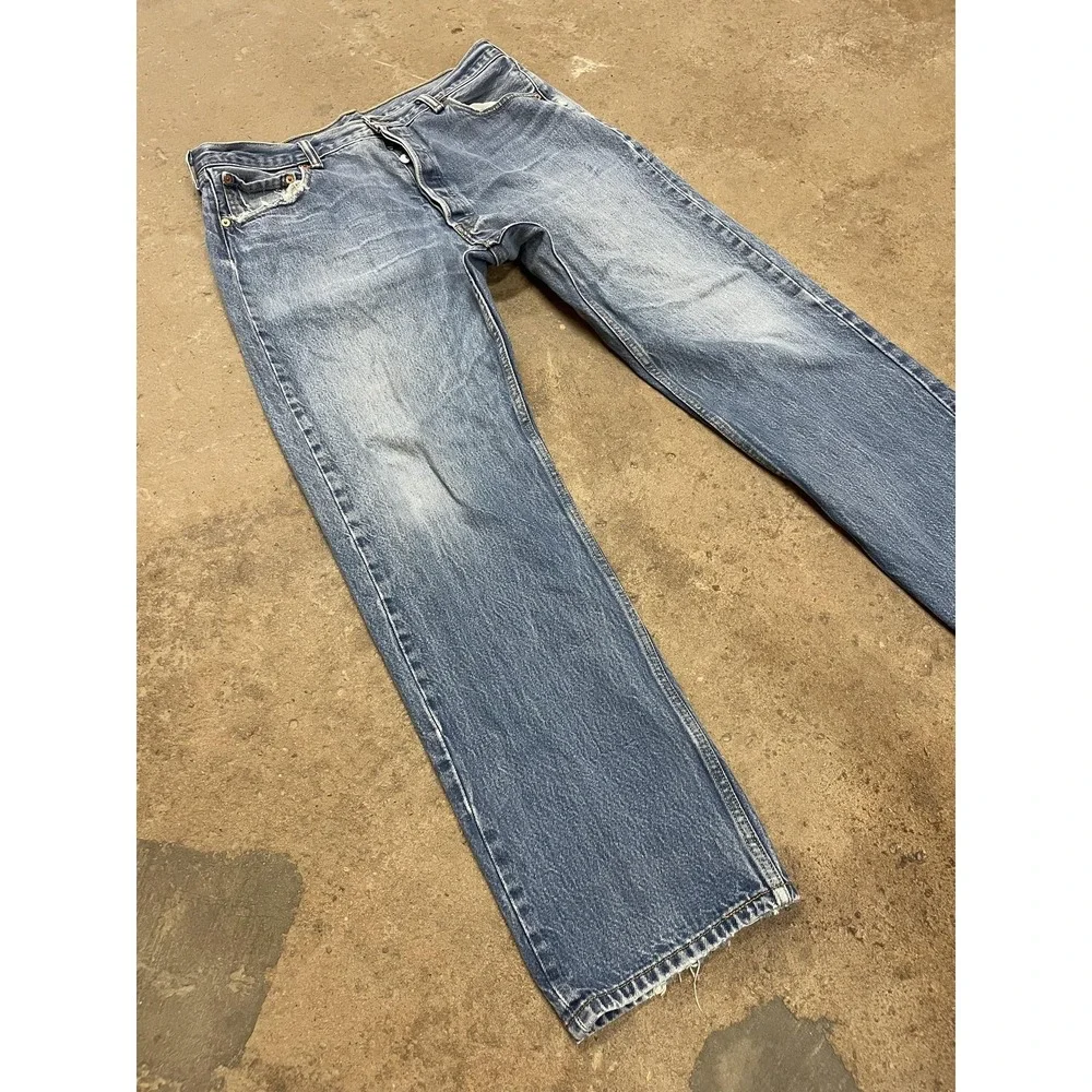 Levis 501 Jeans Mens 36x29 Light‎ Wash Blue Straight Leg Button Fly Distressed